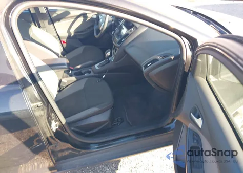 2014 Ford Focus Se z USA, uszkodzony, nr VIN 1FADP3F20EL272146